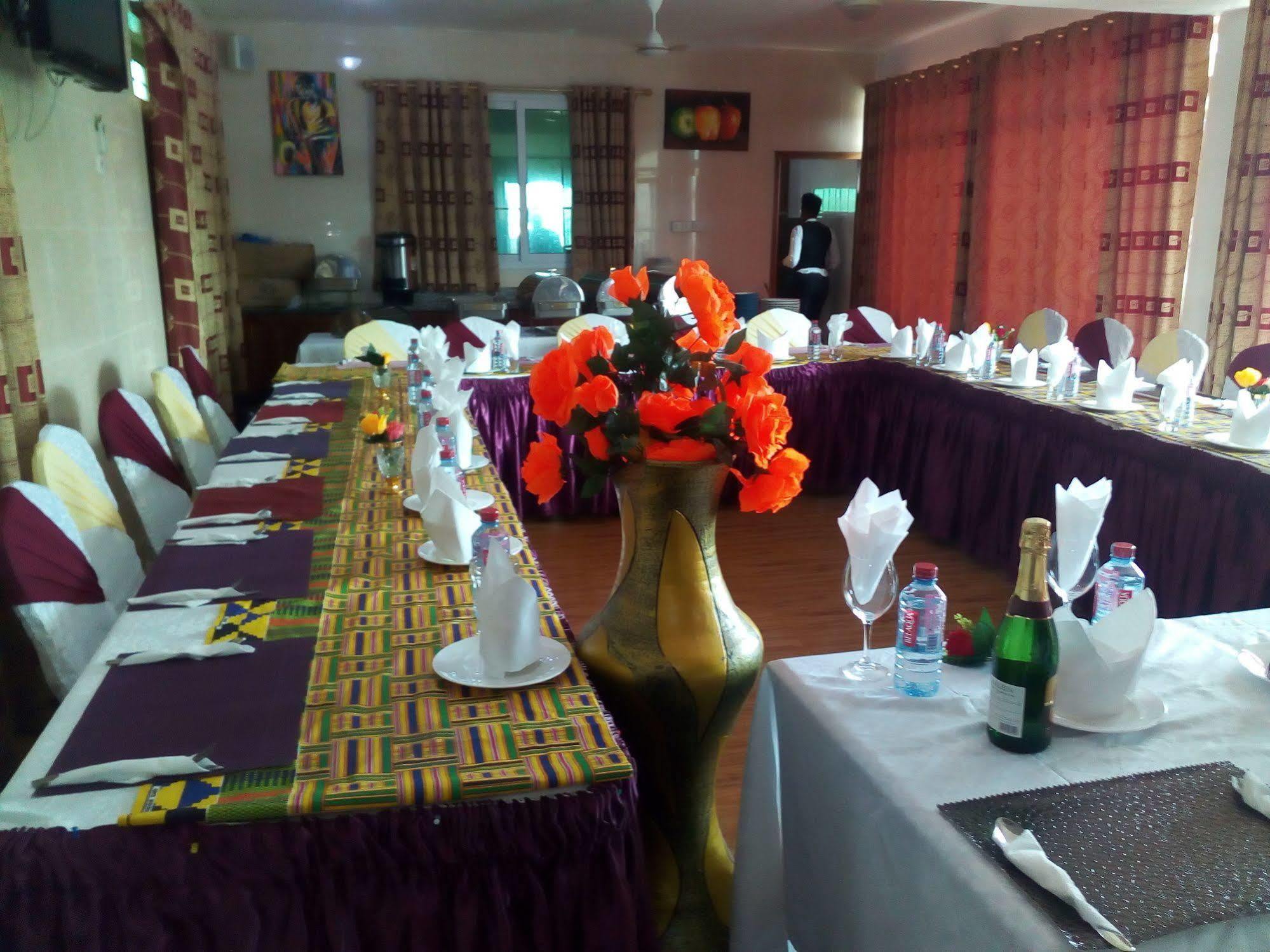 Grand Star Hotel North Legon Esterno foto