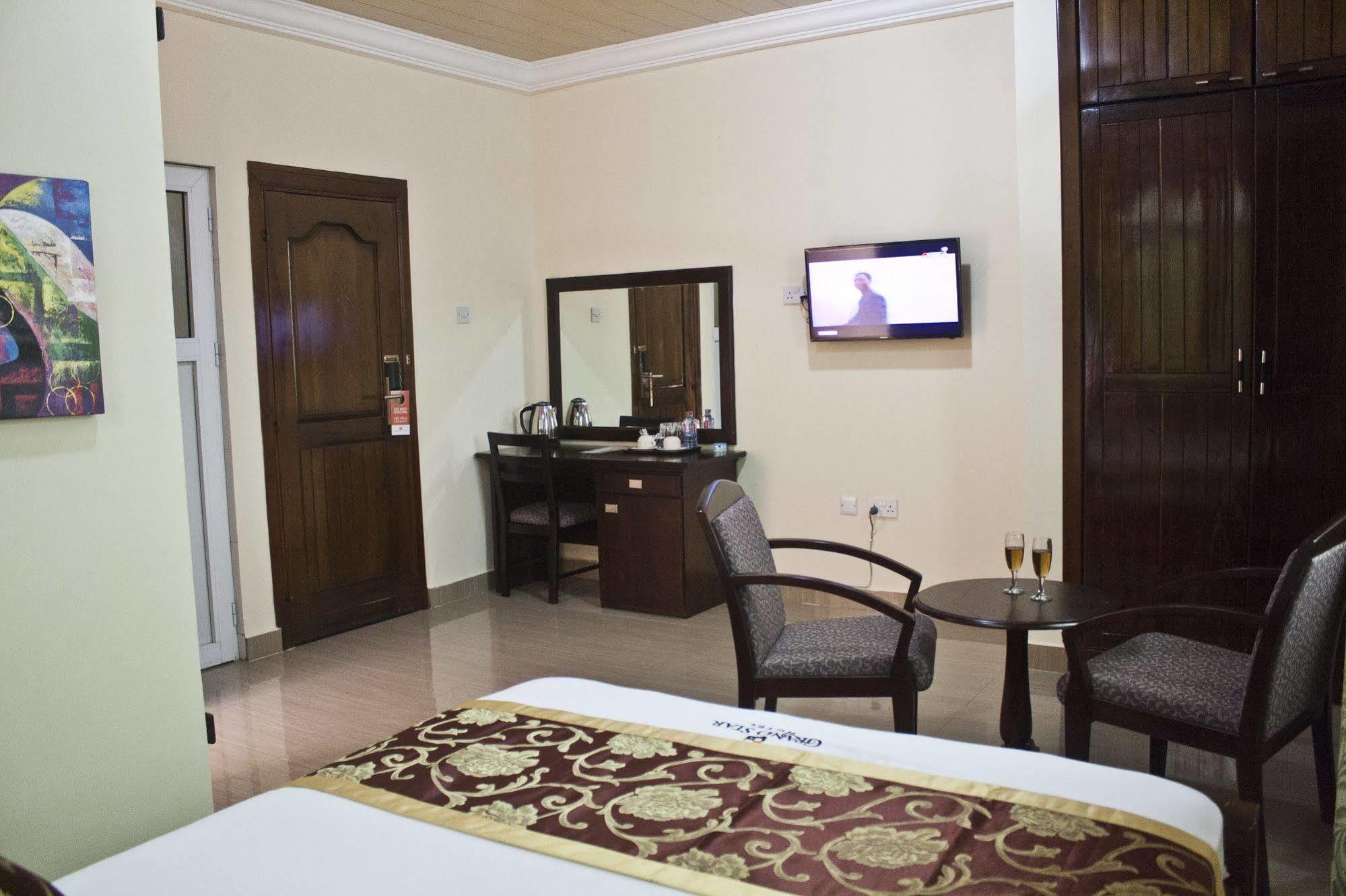 Grand Star Hotel North Legon Esterno foto